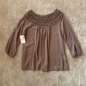 Womens 3/4 sleeve silky top